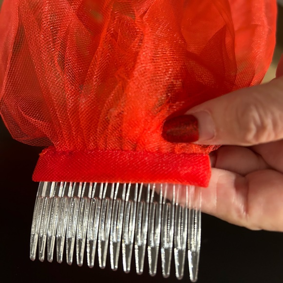 💕Red Wedding Bridal Veil. Two Tiers. - Picture 5 of 5